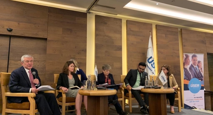 Embajadora de Colombia Patricia Cárdenas estuvo presente en el panel “Perspectivas Davos” organizado por la Unión Social de Empresarios de México con motivo de la reunión anual del Foro Económico Mundial 
