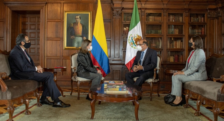 Nuevo Embajador de México en Colombia entregó copias de cartas credenciales a la Canciller encargada, Adriana Mejía Hernández
