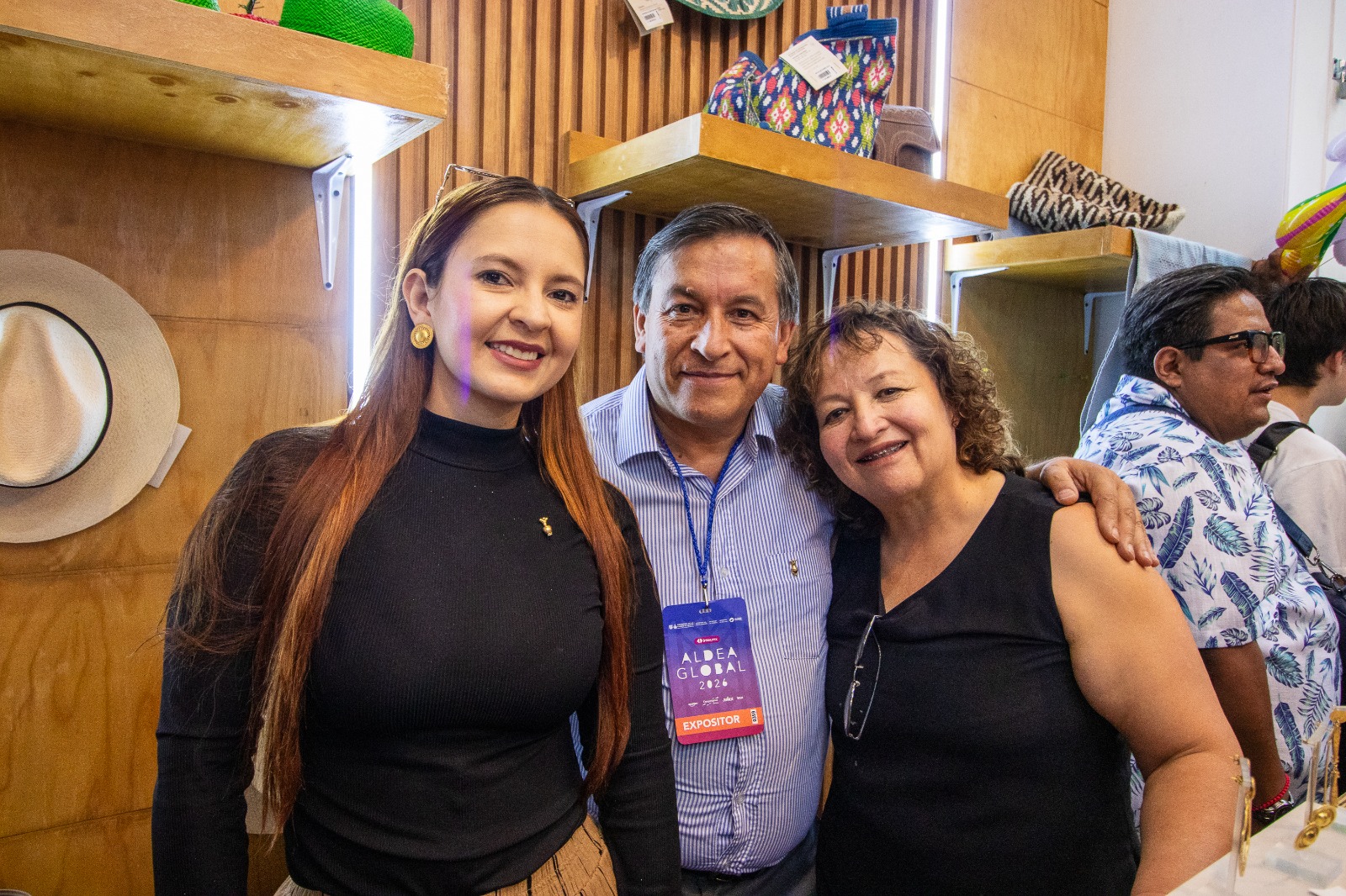 Colombia y México fortalecen sus lazos de cooperación en la Aldea Global con una muestra de orfebrería