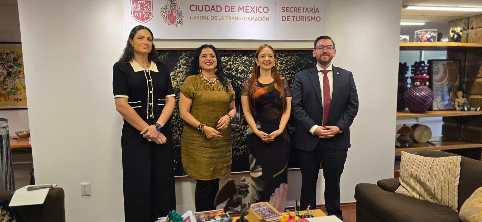 Colombia y México fortalecen sus lazos de cooperación en la Aldea Global con una muestra de orfebrería 
